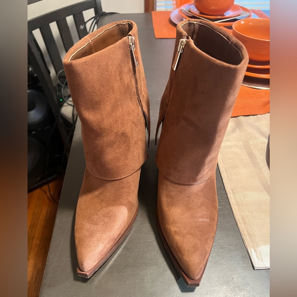 Boots - Picture 4 of 4